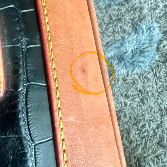 Dooney & Bourke Oakdale Zip Zip Black Satchel (gently loved ❤️🩹) - Picture 6 of 8